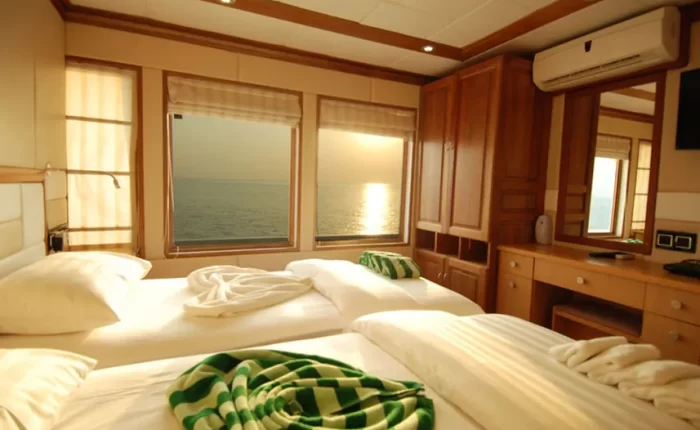 Arora Virgo Maldives Liveaboard upper deck twin/double cabin sunset ocean view